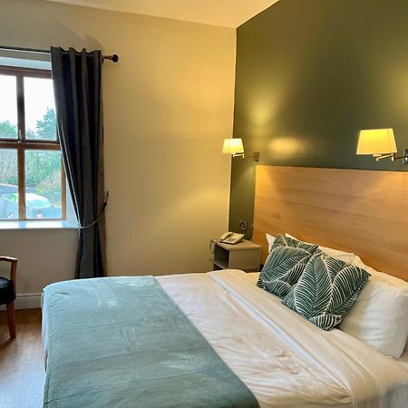 The Coach House Hotel Oranmore Buitenkant foto