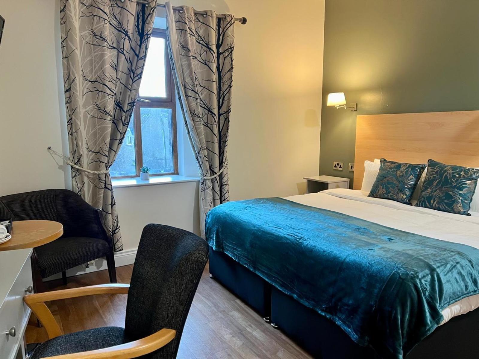 The Coach House Hotel Oranmore Buitenkant foto