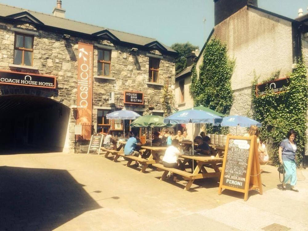 The Coach House Hotel Oranmore Buitenkant foto