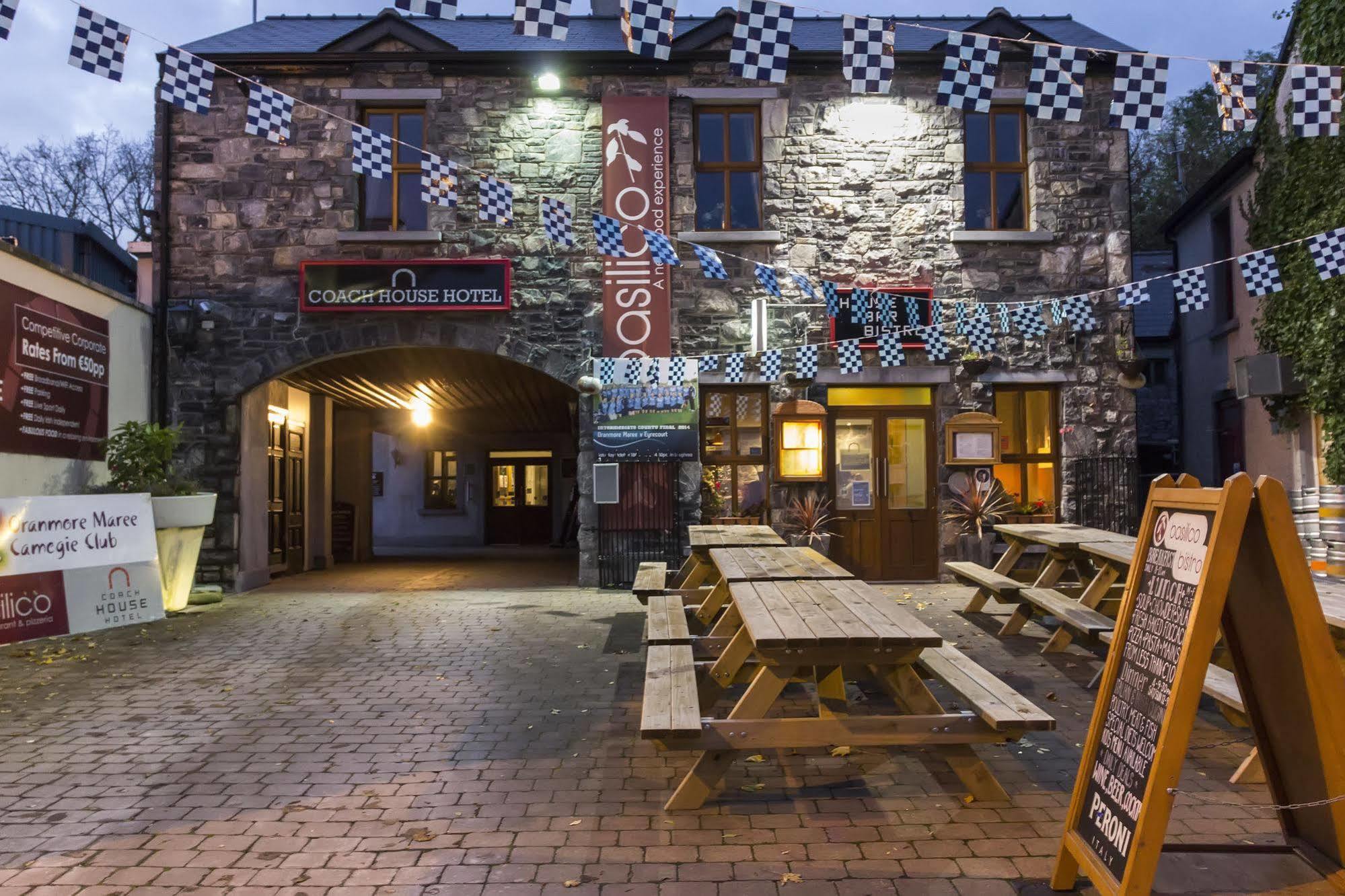 The Coach House Hotel Oranmore Buitenkant foto