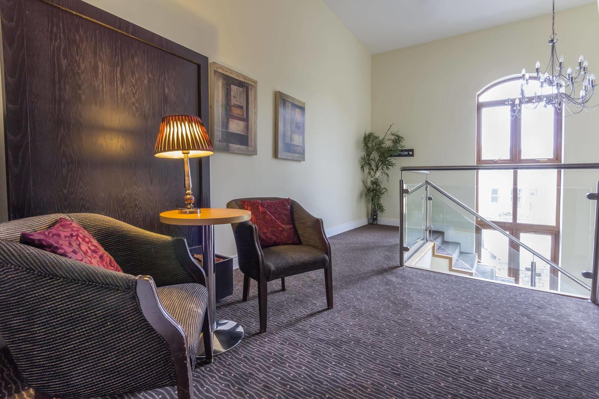 The Coach House Hotel Oranmore Buitenkant foto