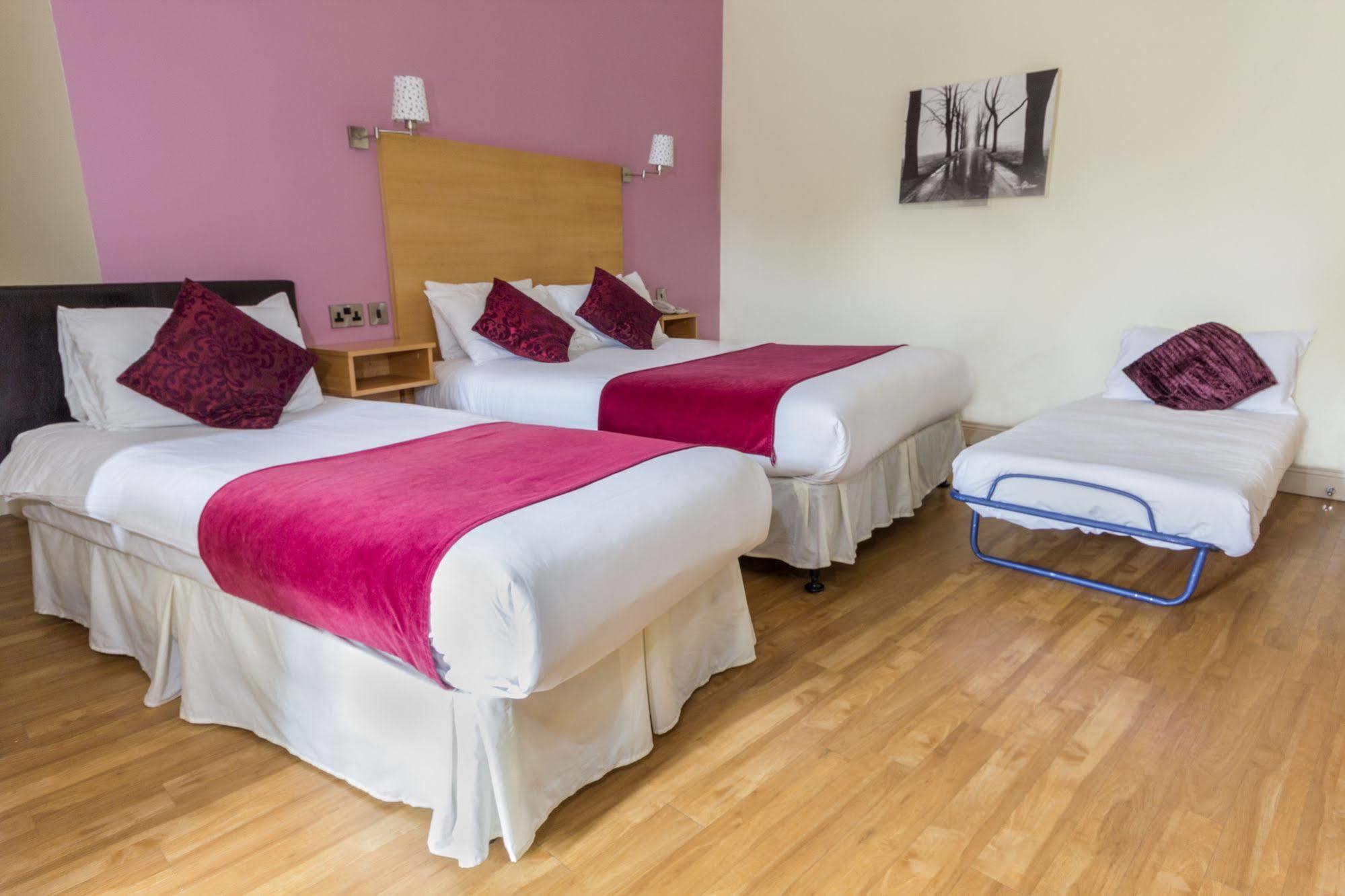 The Coach House Hotel Oranmore Buitenkant foto