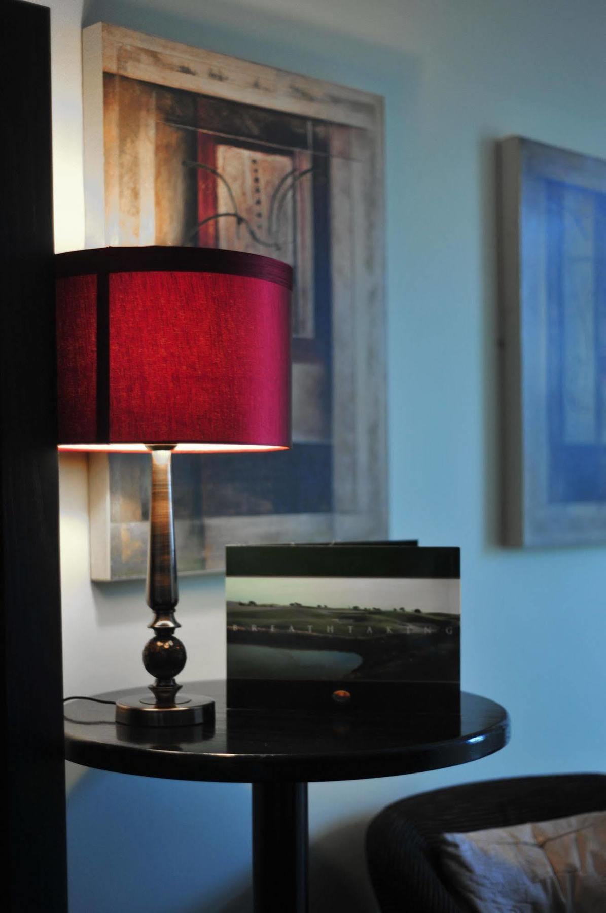 The Coach House Hotel Oranmore Buitenkant foto